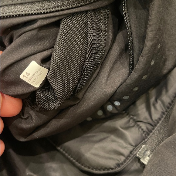 lululemon Another
Mile Vest Size 14 - Picture 8 of 16